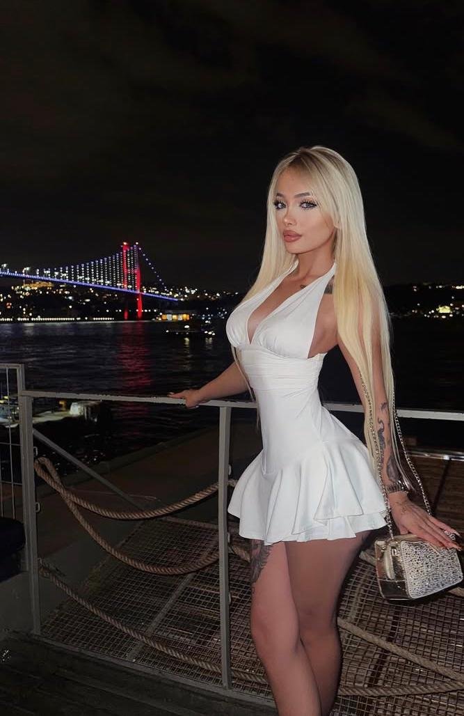 Çiçek - İSTANBUL VIP ESKORT